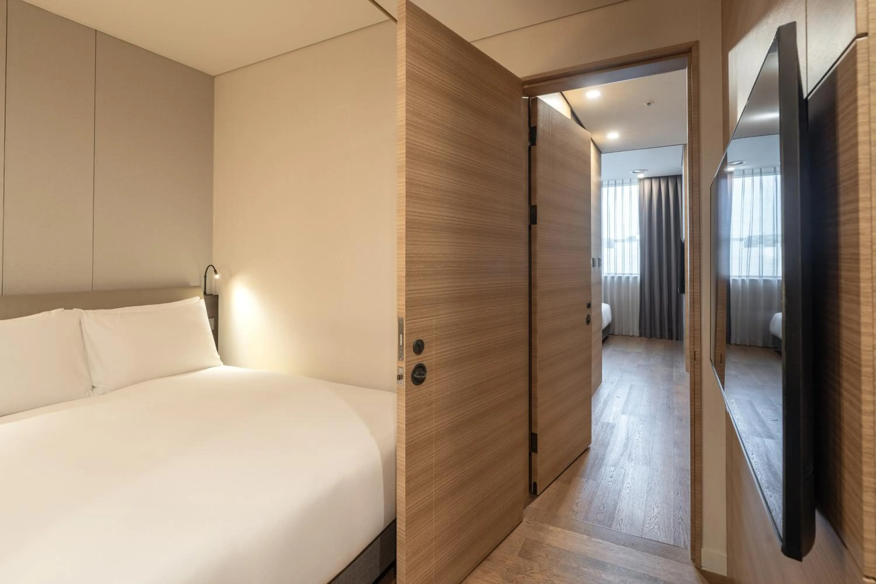 Bedroom, Bed in Crown Park Hotel Seoul Myeongdong