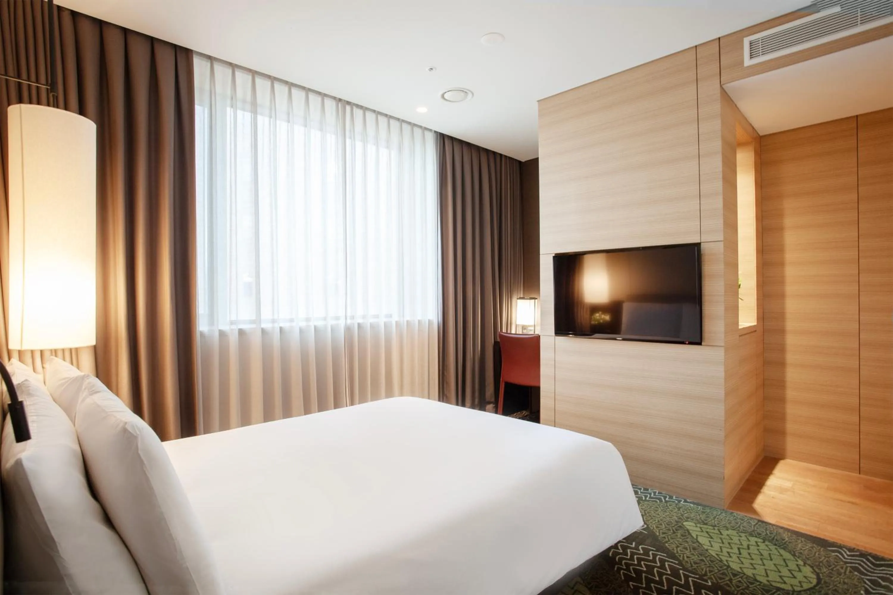 Bedroom, Bed in Crown Park Hotel Seoul Myeongdong