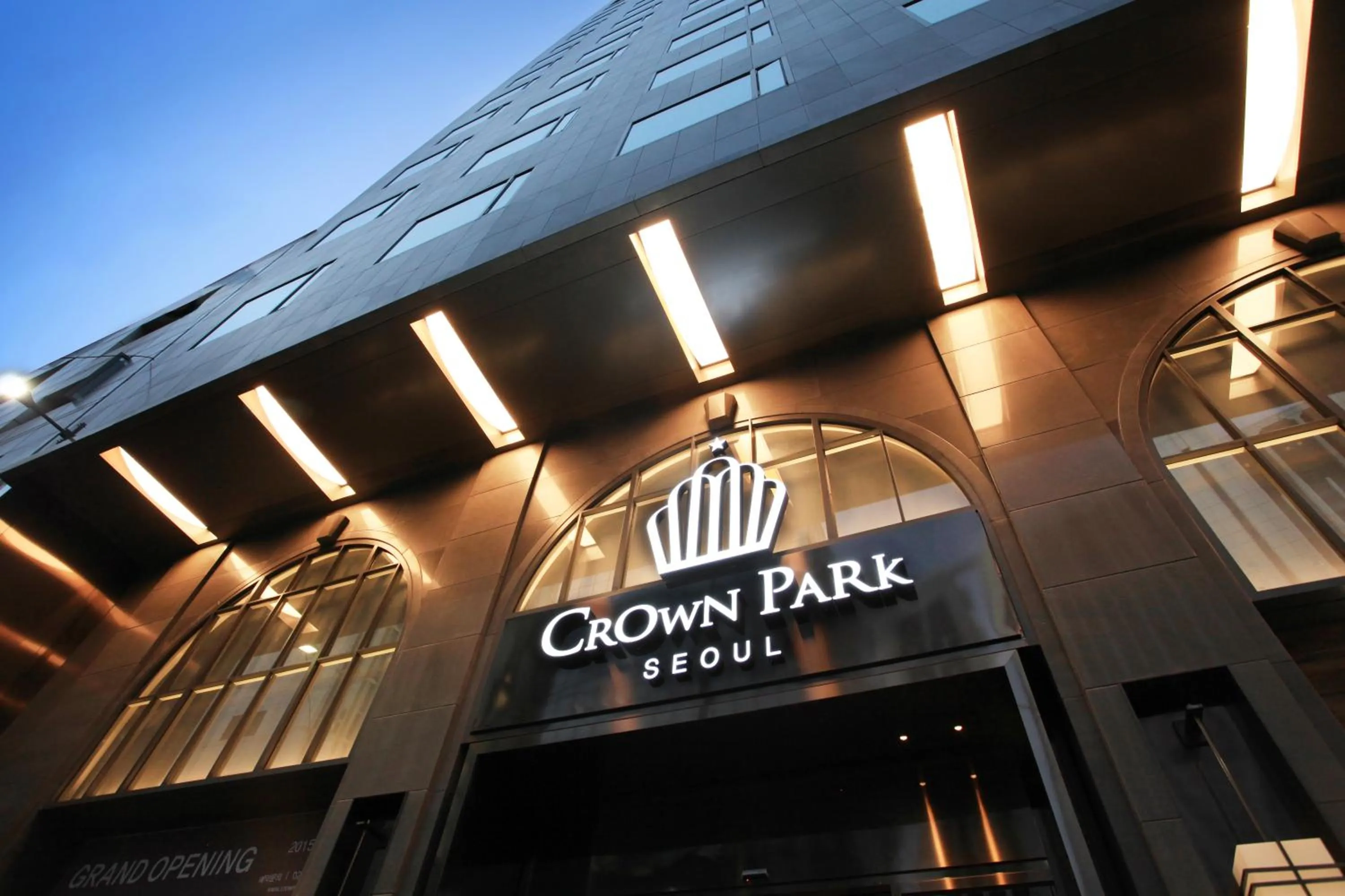 Facade/entrance in Crown Park Hotel Seoul Myeongdong