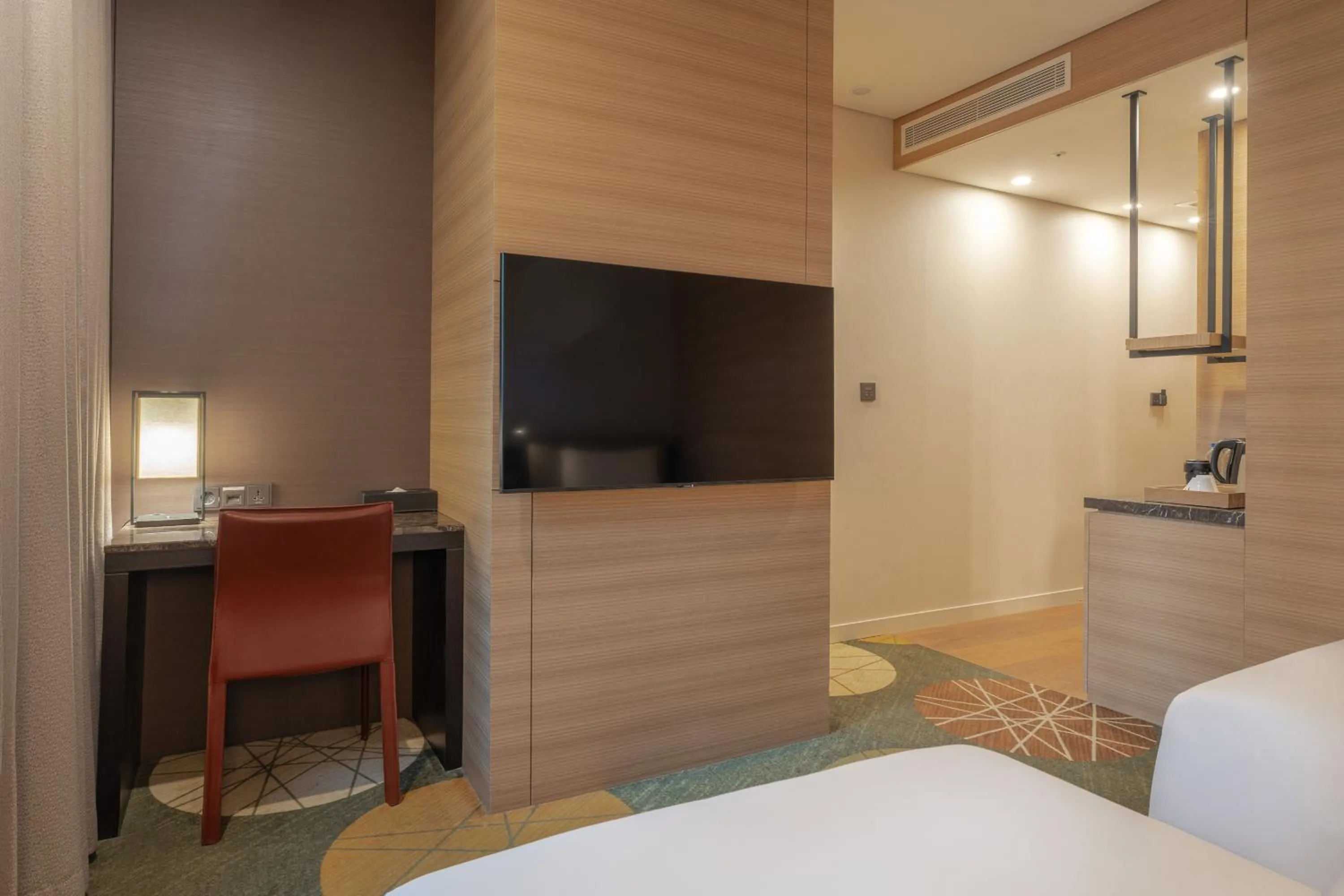 TV and multimedia, Bed in Crown Park Hotel Seoul Myeongdong