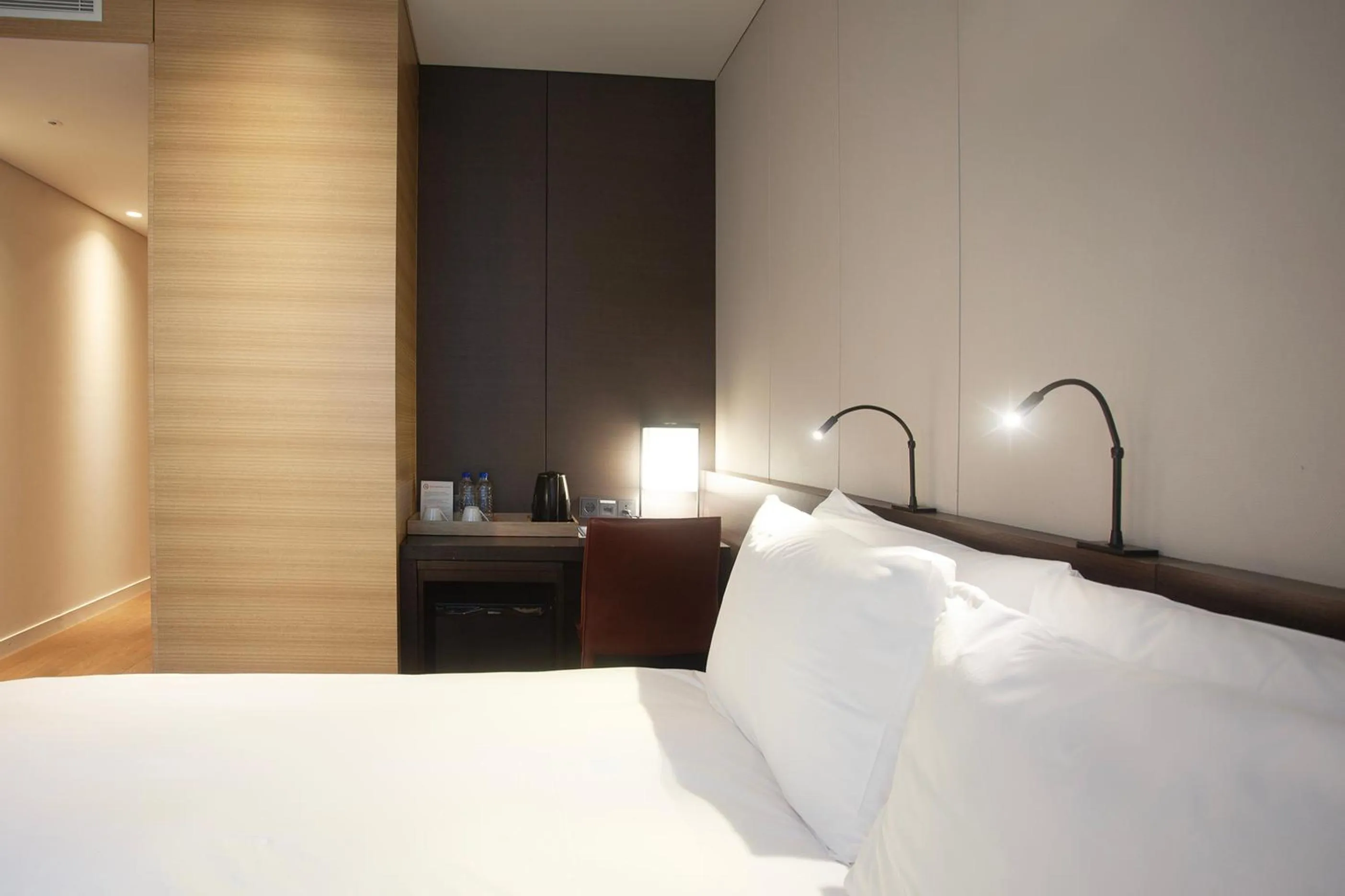 Bedroom, Bed in Crown Park Hotel Seoul Myeongdong