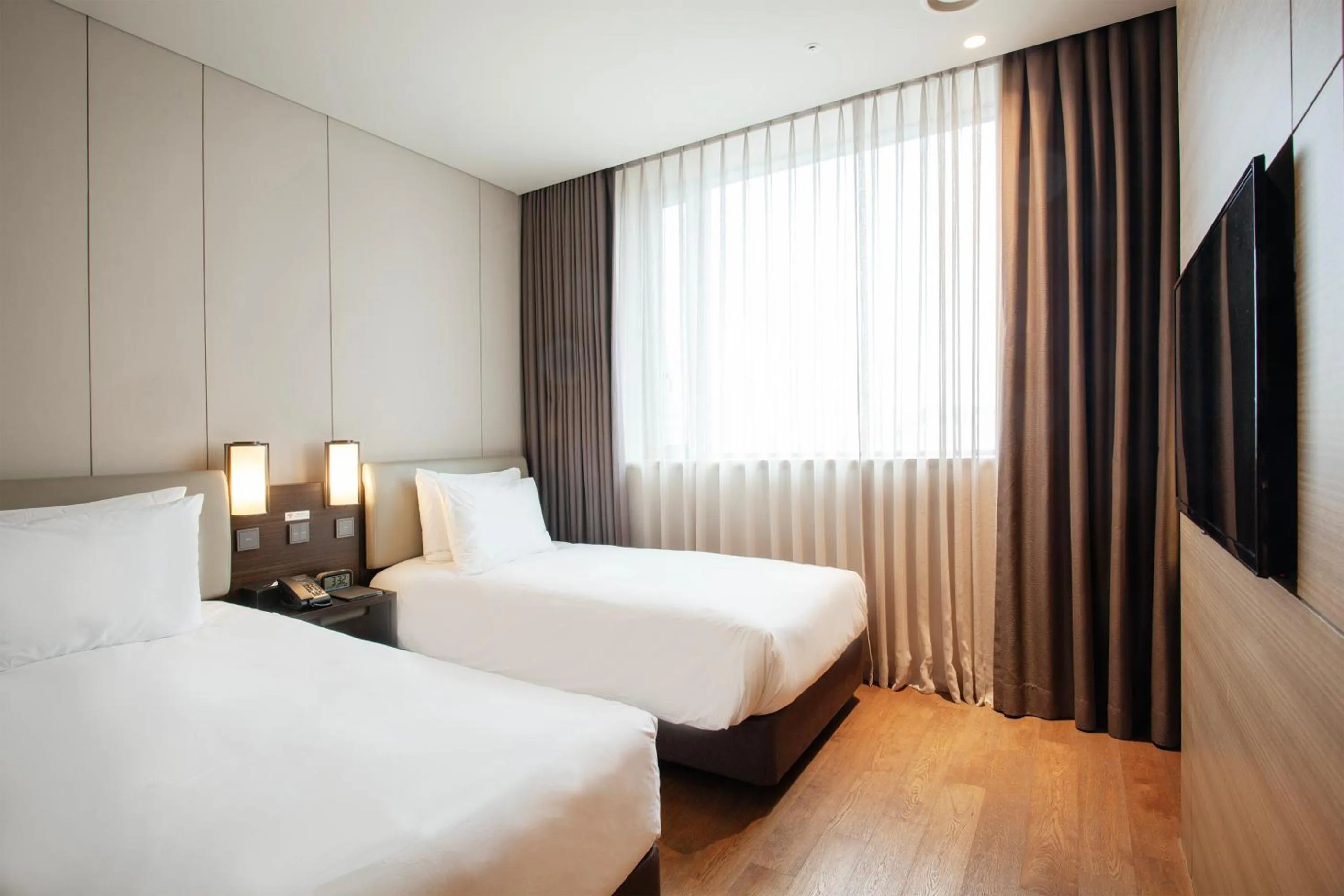 Bedroom, Bed in Crown Park Hotel Seoul Myeongdong