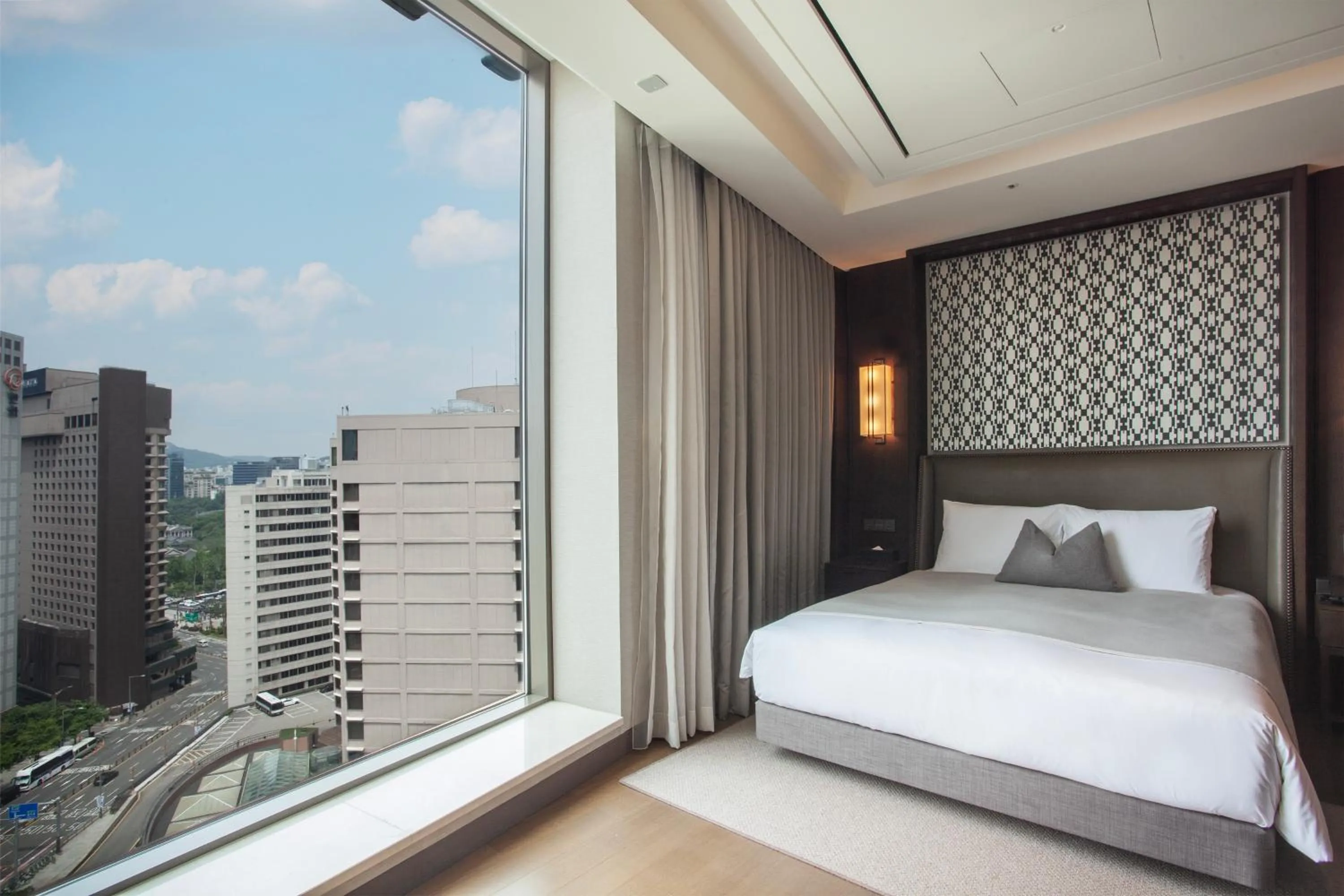 Bedroom, Bed in Crown Park Hotel Seoul Myeongdong