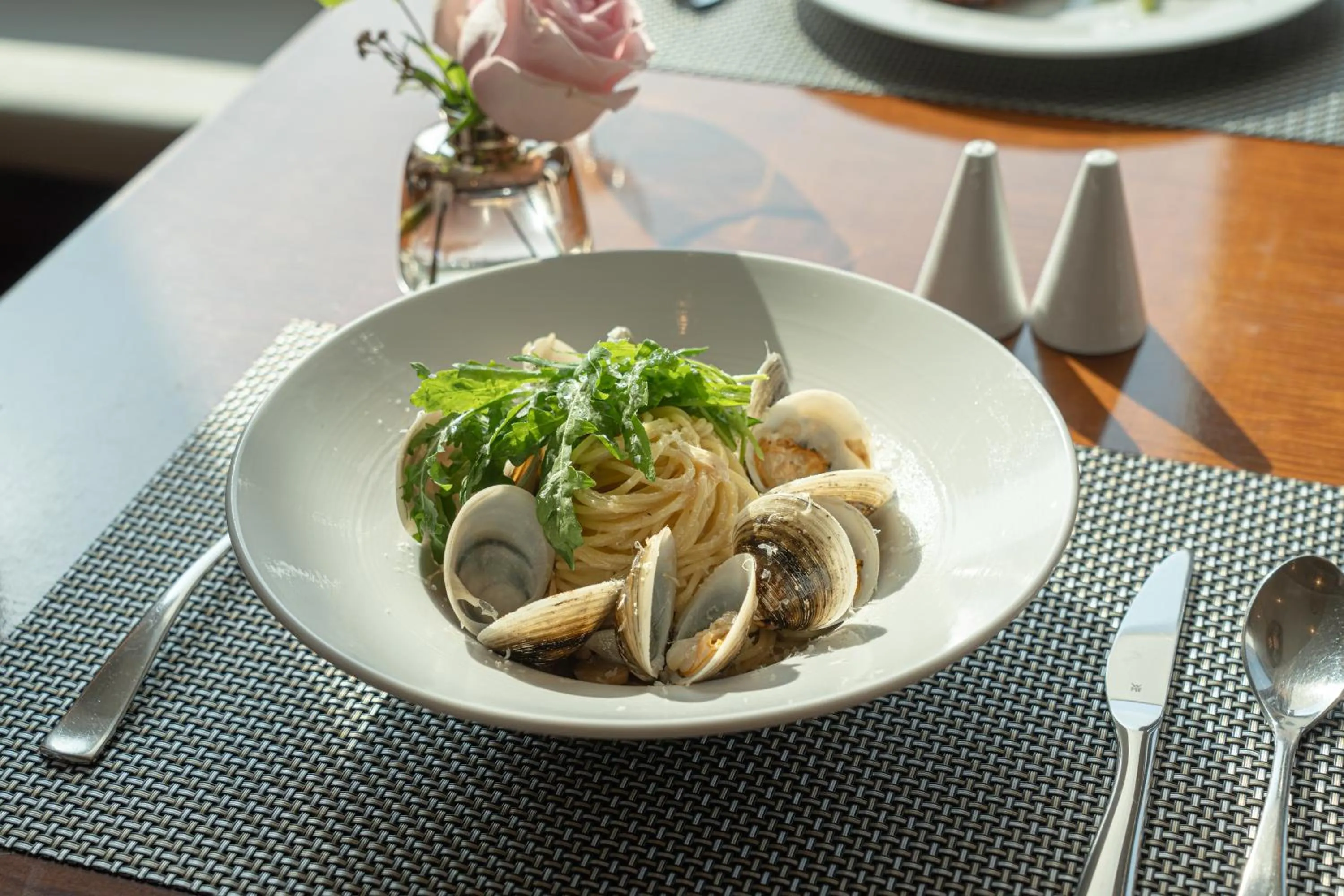 Restaurant/places to eat in Crown Park Hotel Seoul Myeongdong