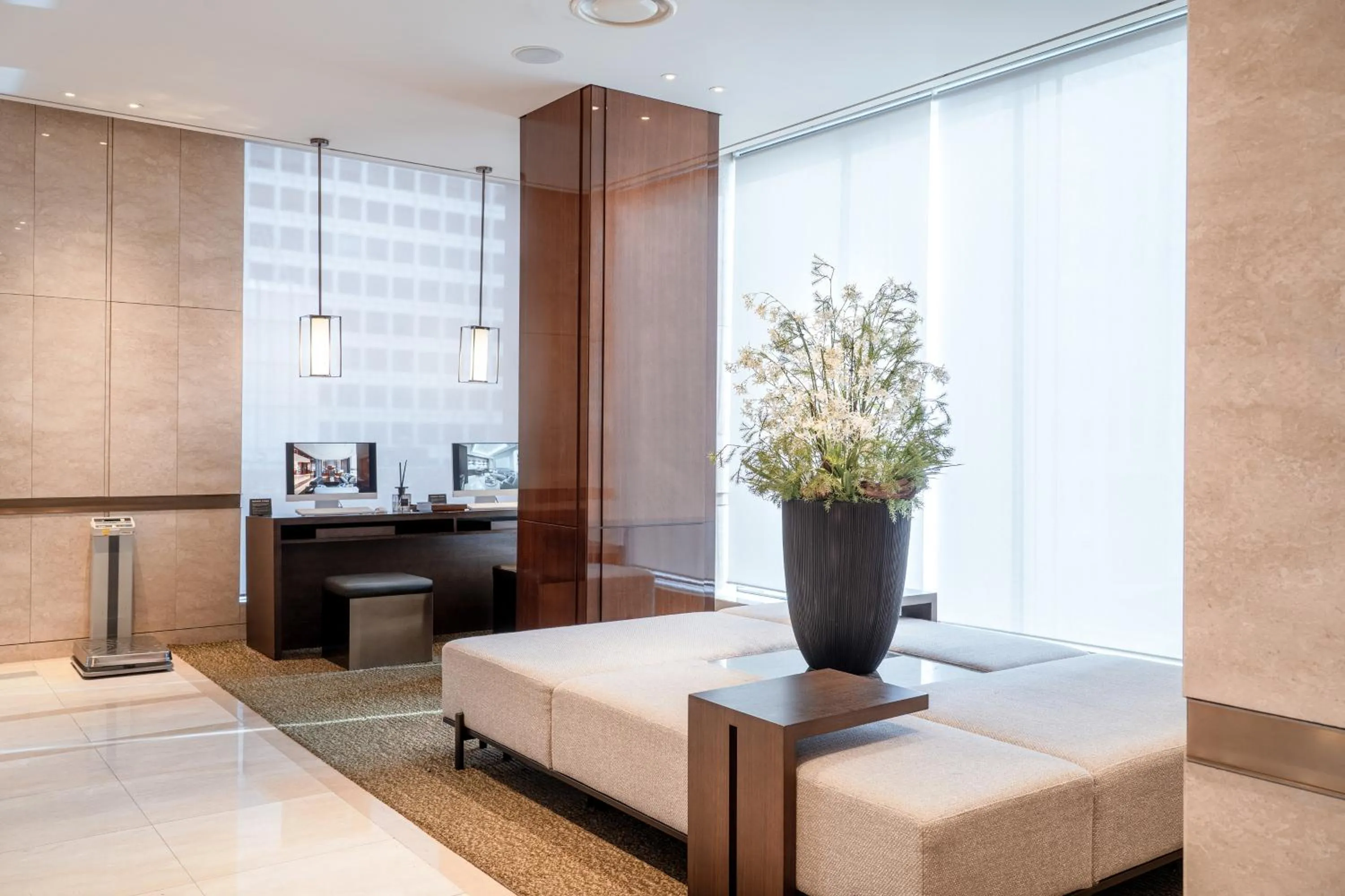 Lobby or reception, Bed in Crown Park Hotel Seoul Myeongdong