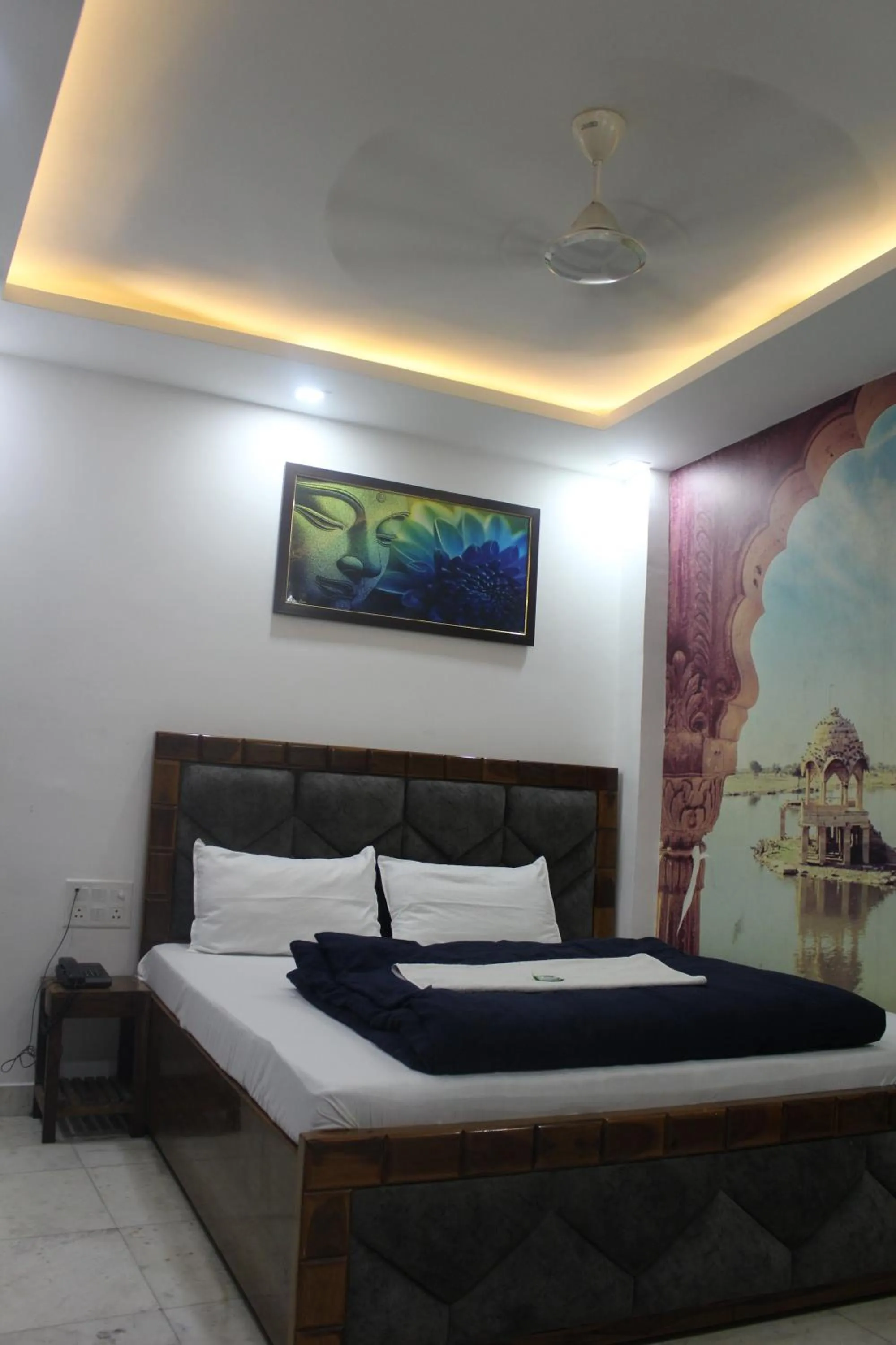 Bed in Hotel Yes Boss International- Awarded Best Hotel 2025 in Budget Category