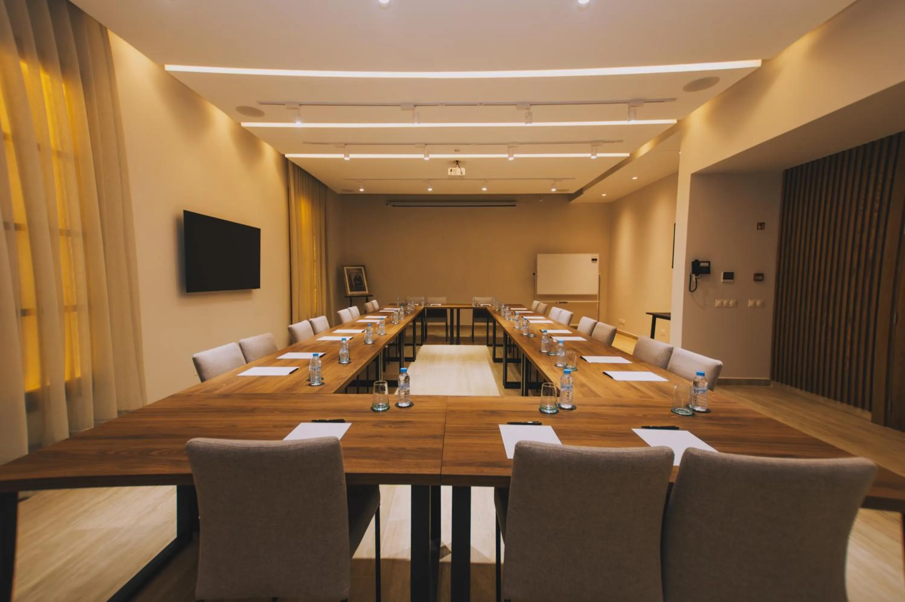 Banquet/Function facilities in Dally Apart Hotel