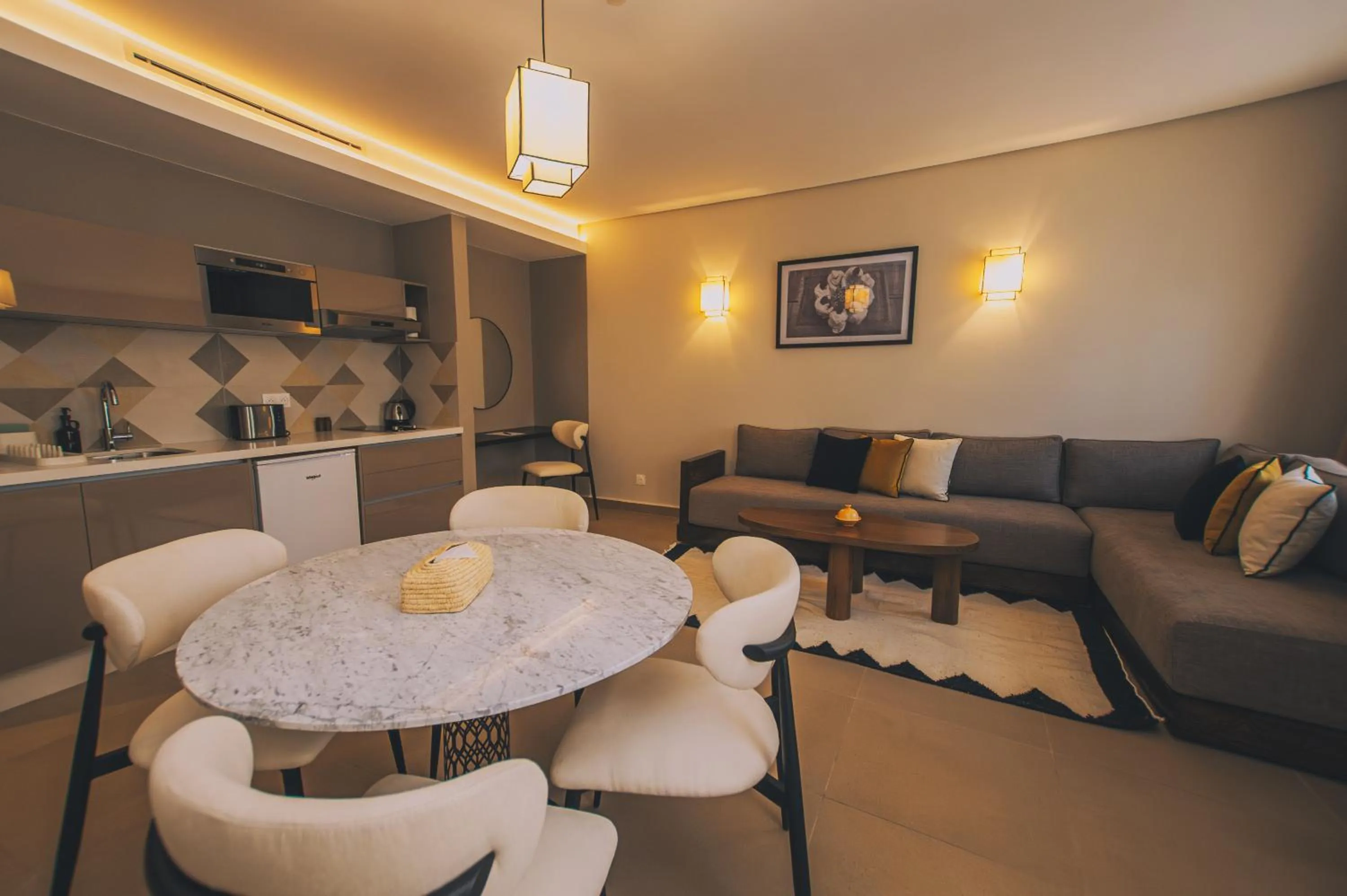 Kitchen or kitchenette in Dally Apart Hotel