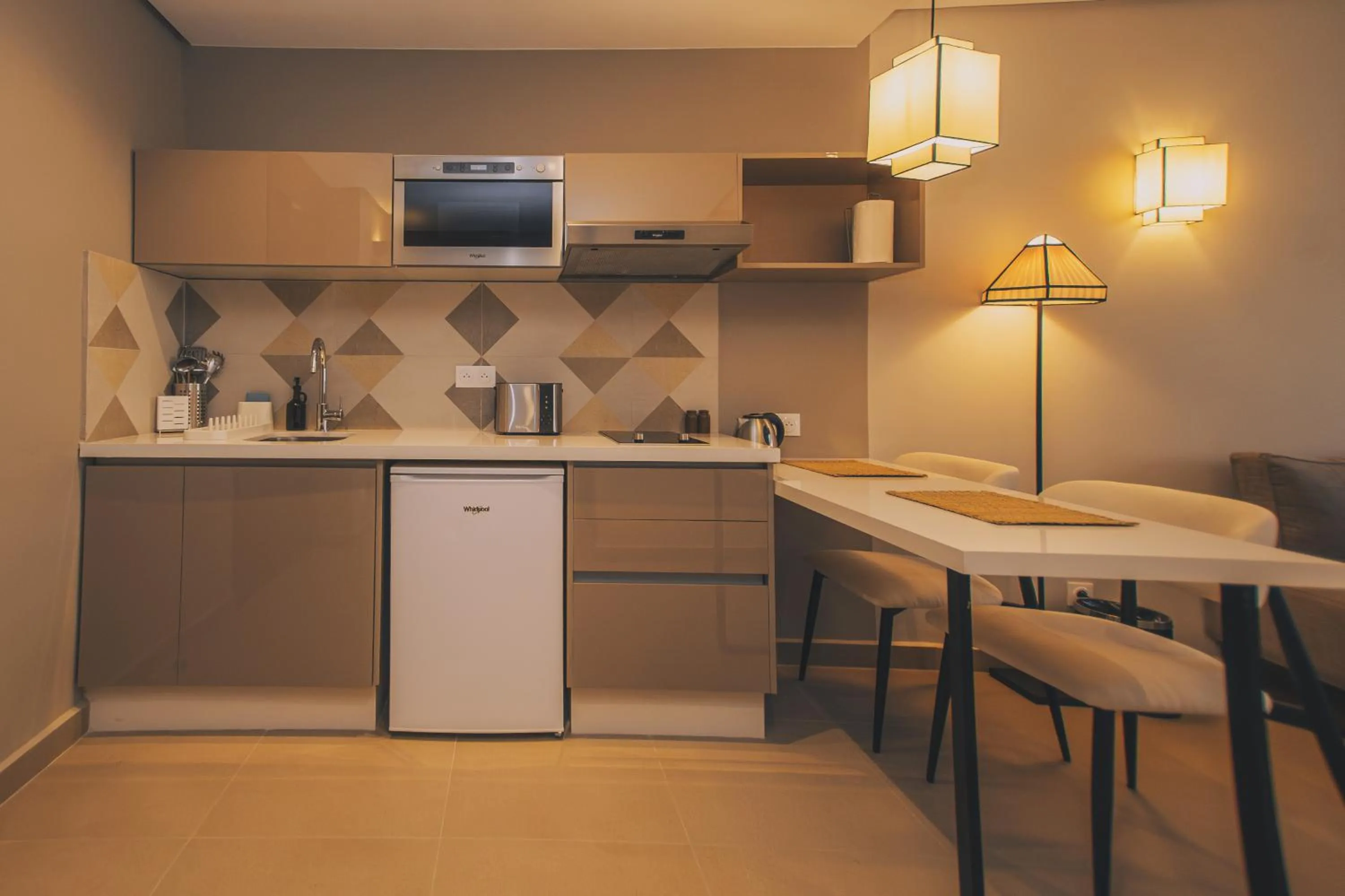 Kitchen or kitchenette in Dally Apart Hotel