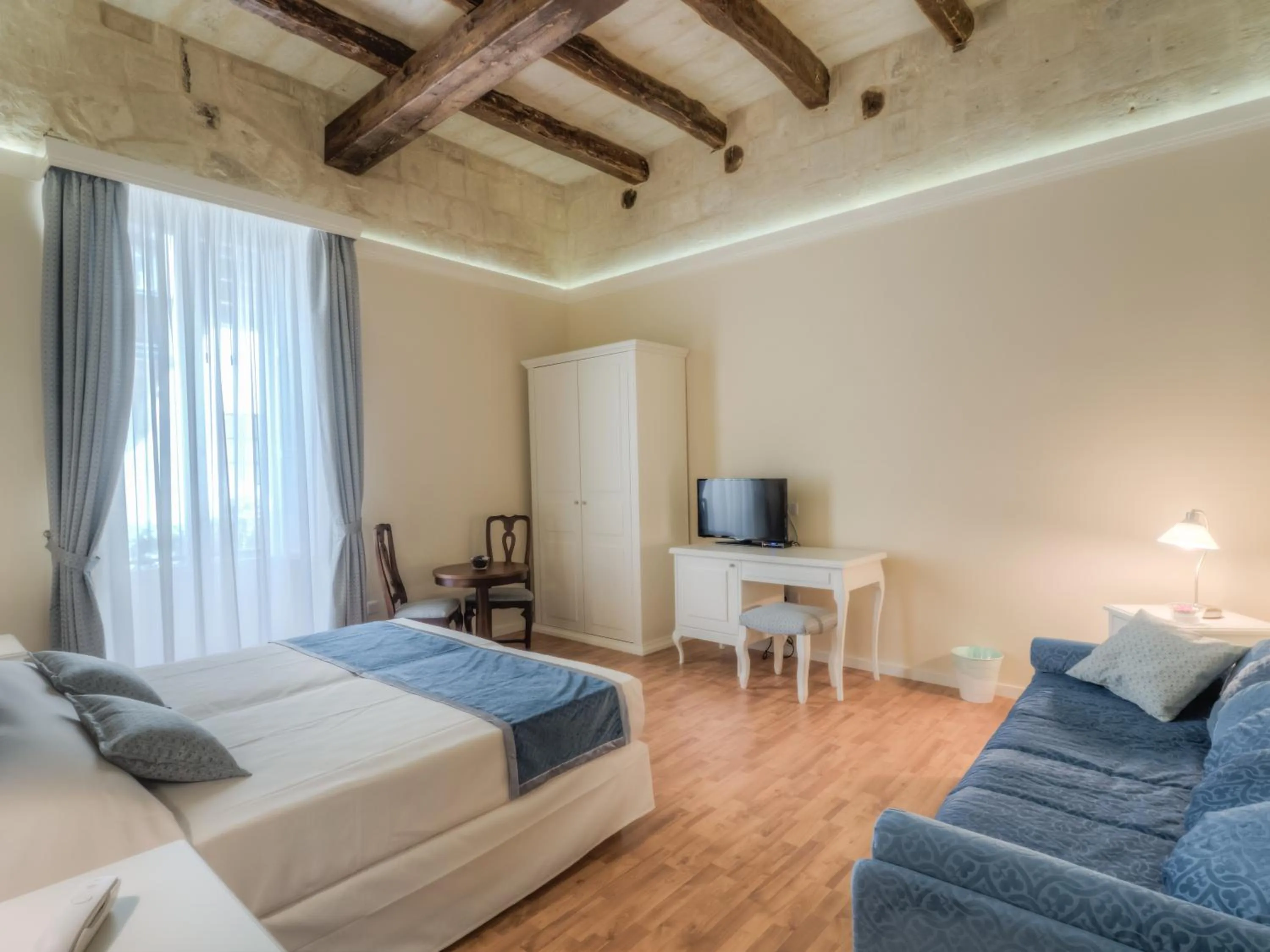 Bedroom, Bed in Tano's Boutique Guesthouse