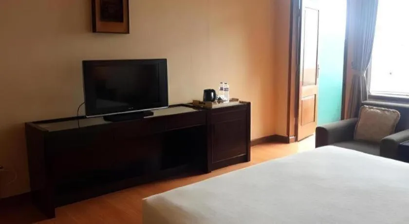 Bed in The Valley Resort Hotel