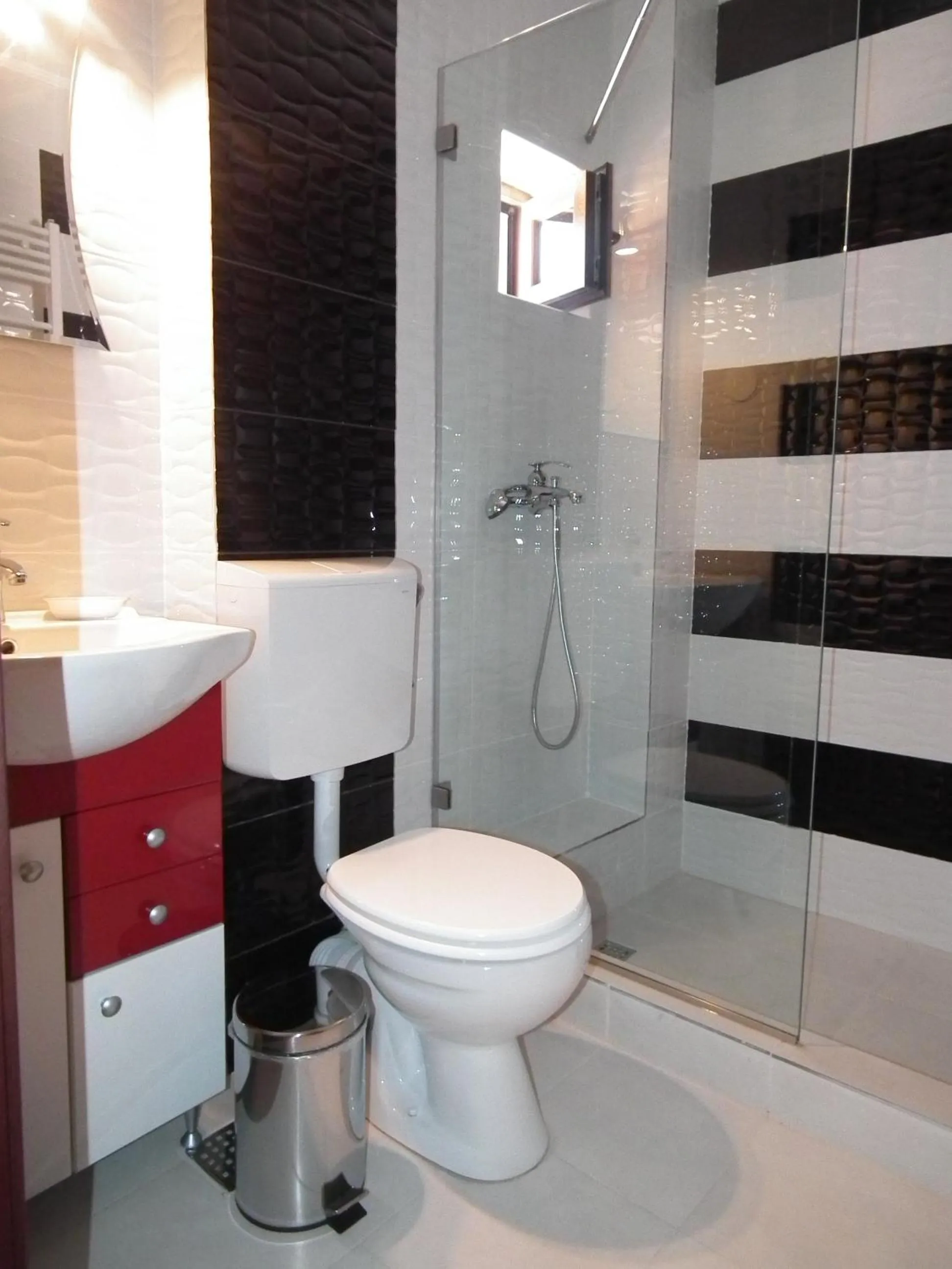 Shower in Vila Queen Mary