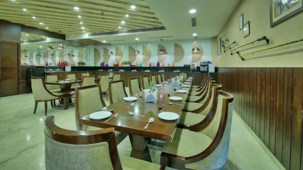 POLO Inn & Suites