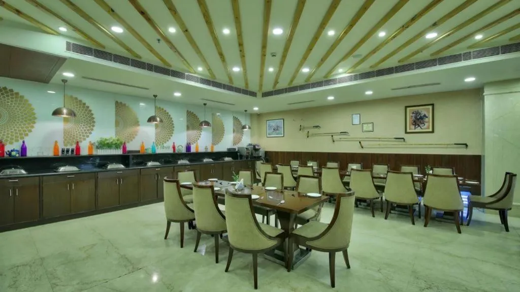 POLO Inn & Suites