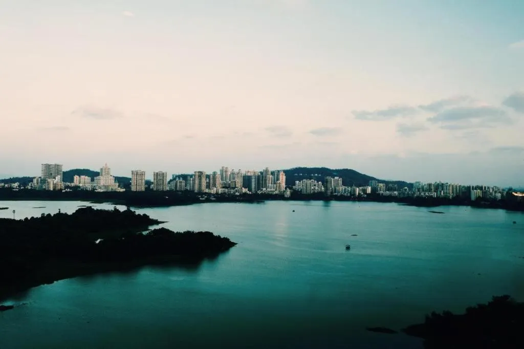 Mumbai Metro - The Executive Hotel