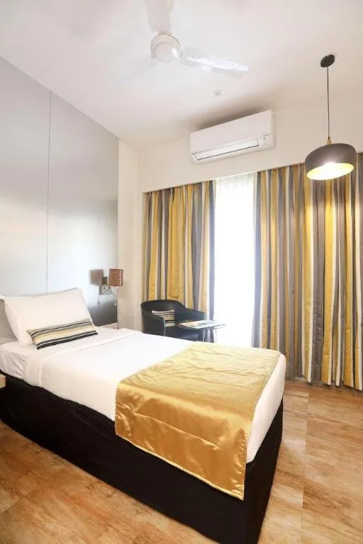 Bed in Mumbai Metro - The Executive Hotel