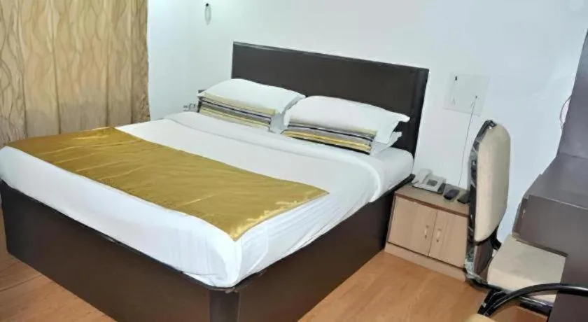 Bed in Mumbai Metro - The Executive Hotel