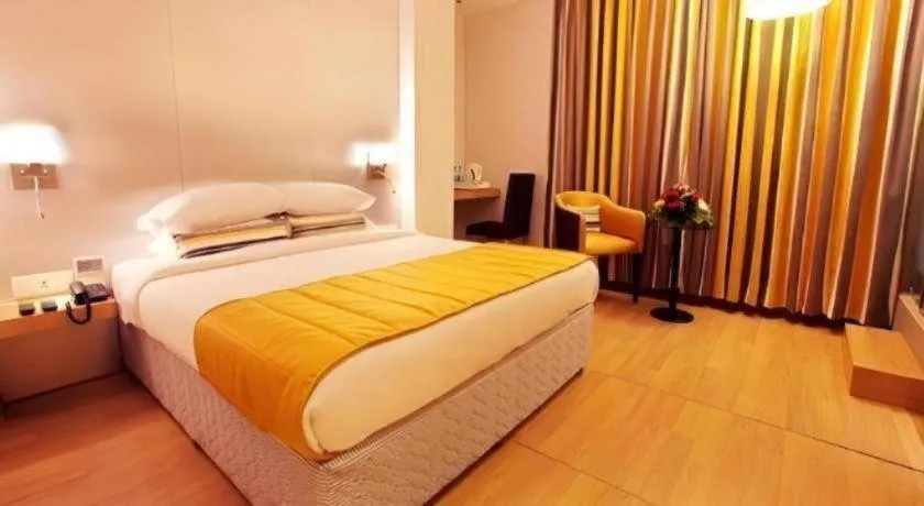 Bed in Mumbai Metro - The Executive Hotel