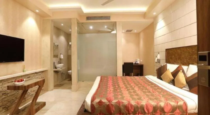 Bed in Mumbai Metro - The Executive Hotel