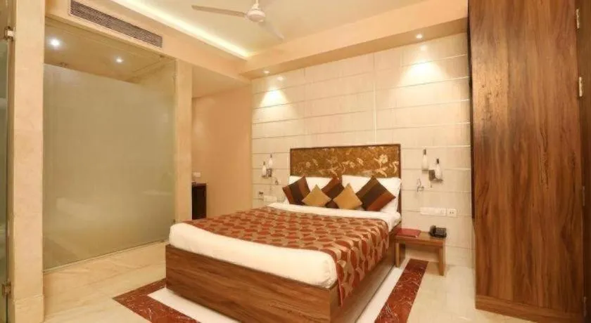 Bed in Mumbai Metro - The Executive Hotel