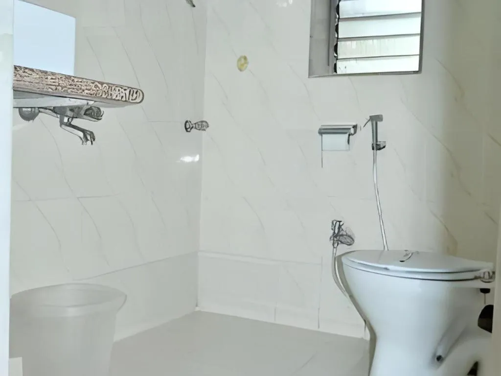 Mumbai Metro - The Executive Hotel