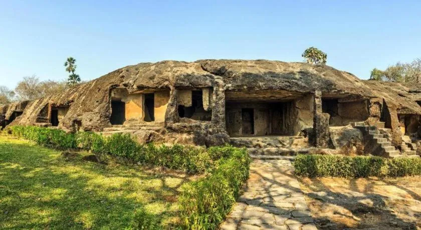 Mumbai Metro - The Executive Hotel