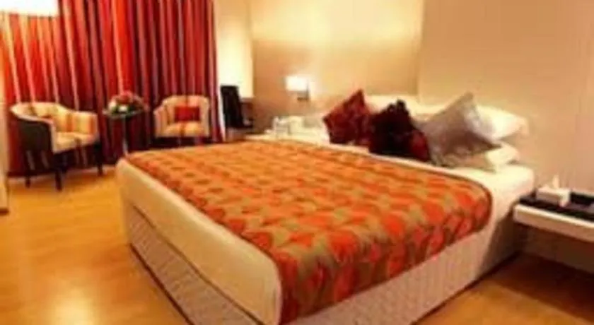 Bed in Mumbai Metro - The Executive Hotel