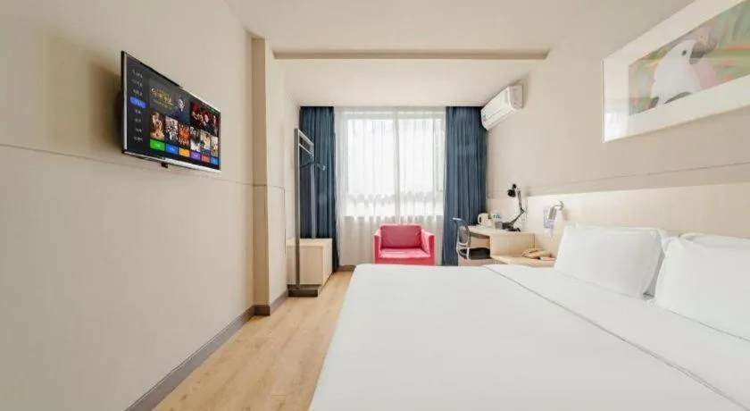 Bed in Jinjiang Inn Shanghai International Tourism and Resorts Zone Kangxin Highway Branch