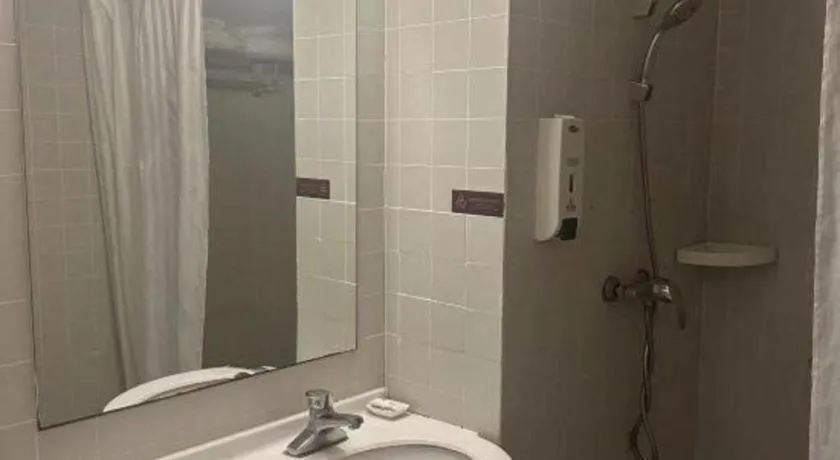 Jinjiang Inn Shanghai International Tourism and Resorts Zone Kangxin Highway Branch