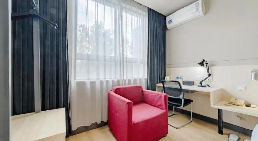 Jinjiang Inn Shanghai International Tourism and Resorts Zone Kangxin Highway Branch