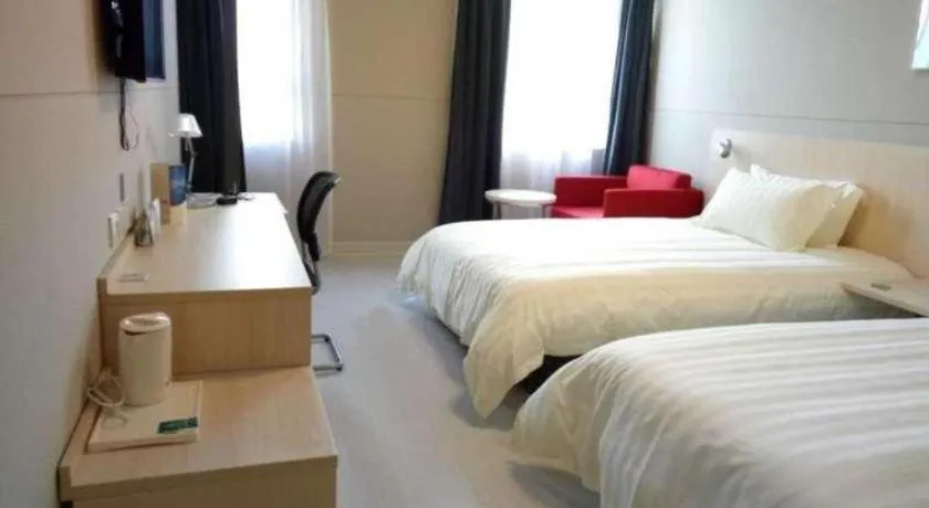 Bed in Jinjiang Inn Shanghai International Tourism and Resorts Zone Kangxin Highway Branch