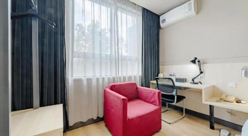 Jinjiang Inn Shanghai International Tourism and Resorts Zone Kangxin Highway Branch