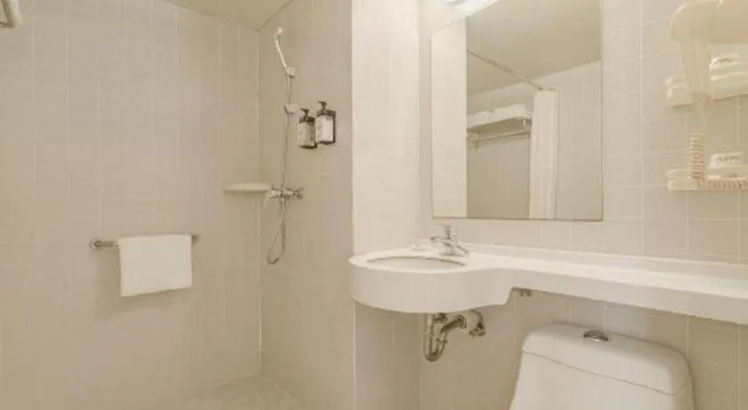 Jinjiang Inn Shanghai International Tourism and Resorts Zone Kangxin Highway Branch