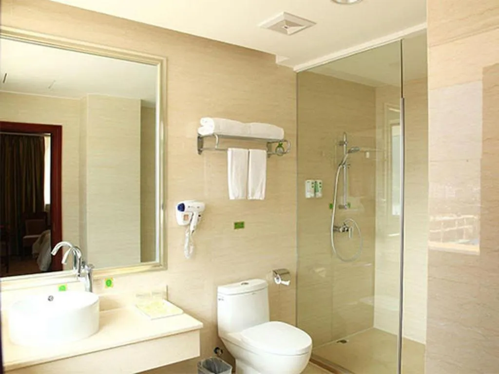 Vienna International Hotel Wuhan Huanghelou Pengliuyang Metro Station