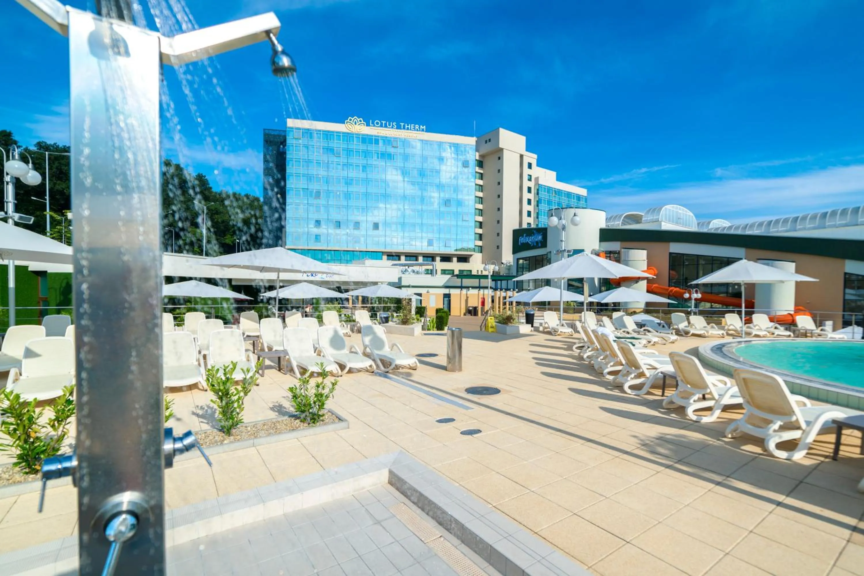 Swimming pool in Lotus Therm Spa&Luxury Resort