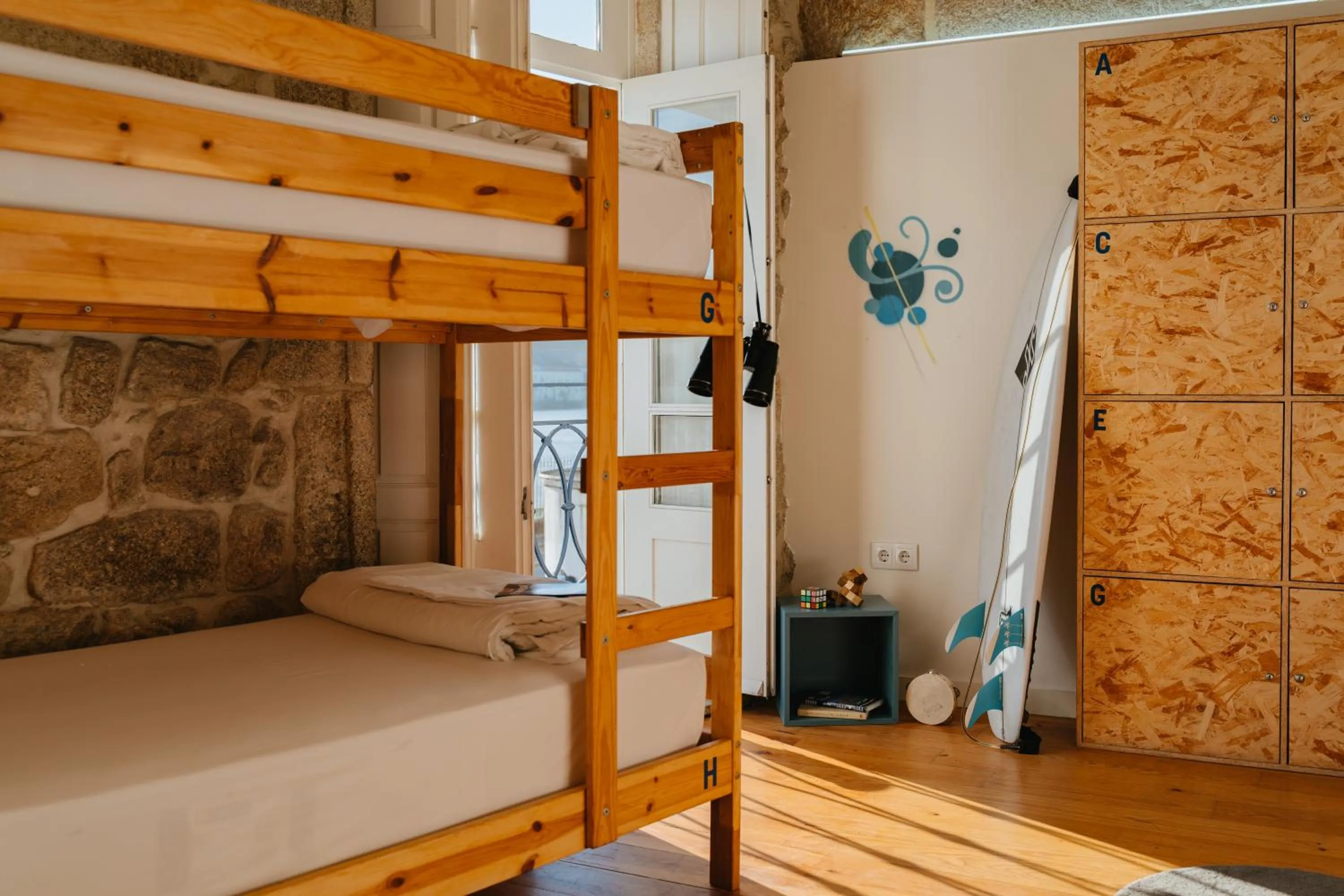 Photo of the whole room, Bed in Happy Porto Hostel