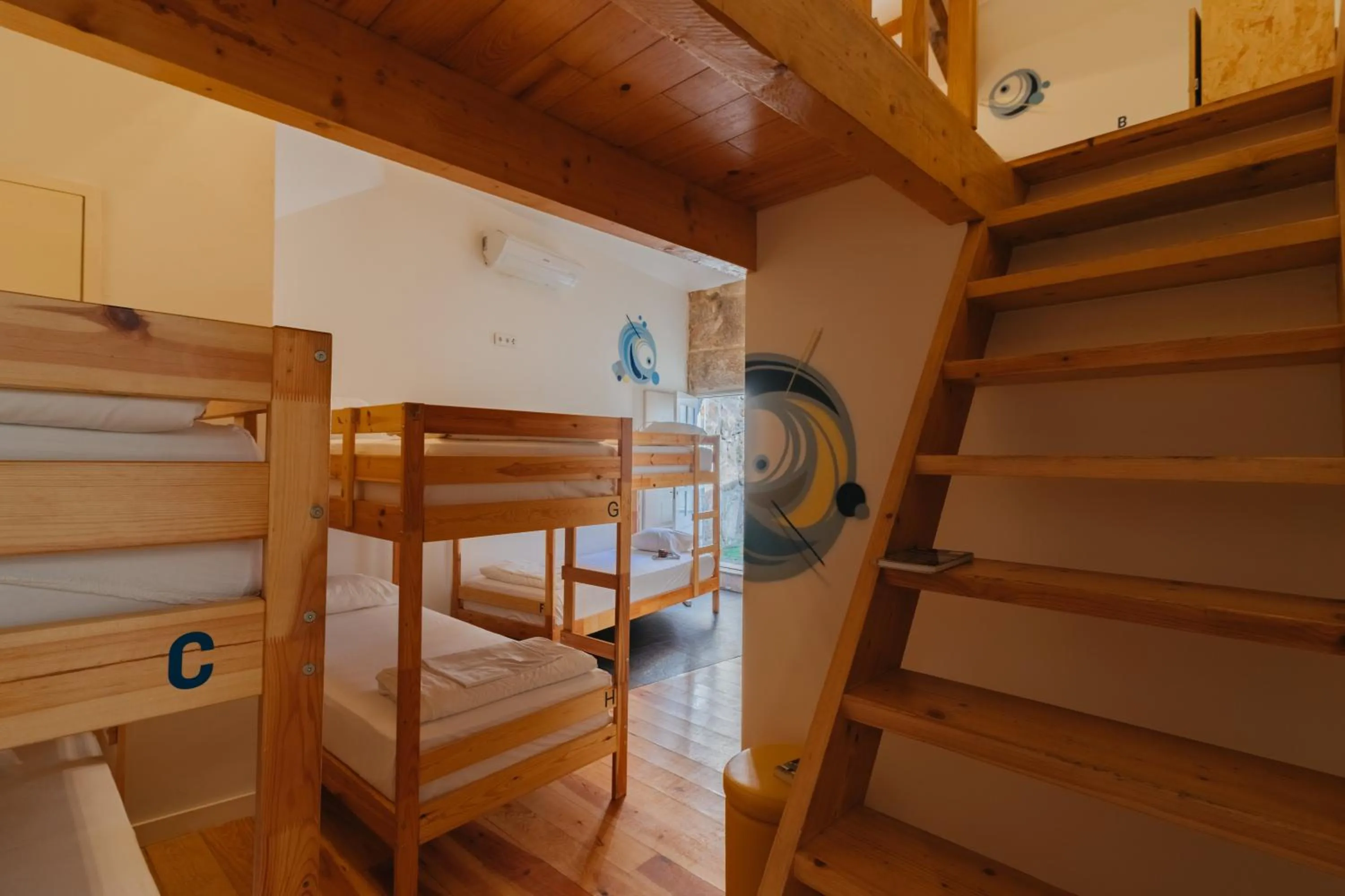 bunk bed, Bed in Happy Porto Hostel