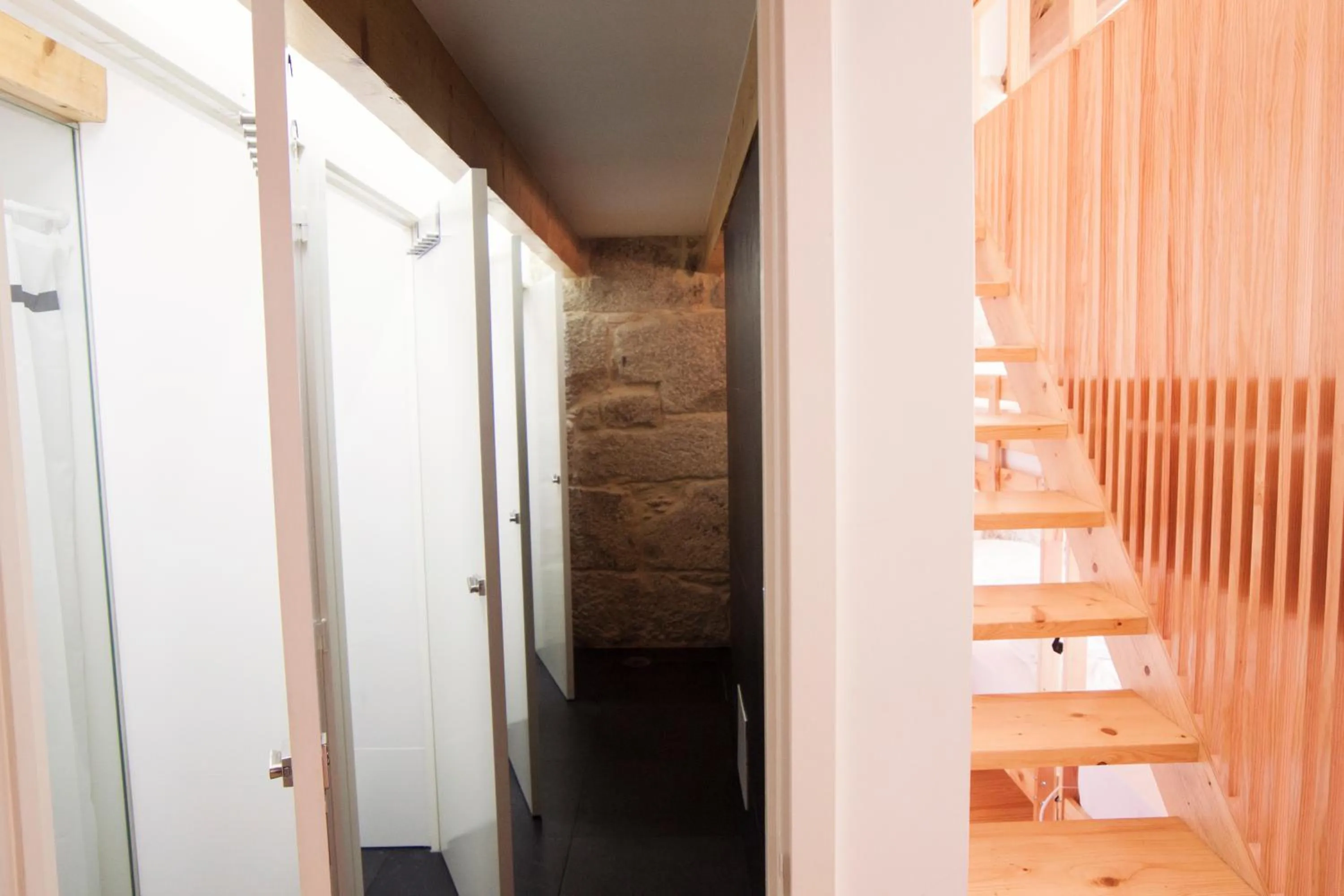 Bathroom in Happy Porto Hostel