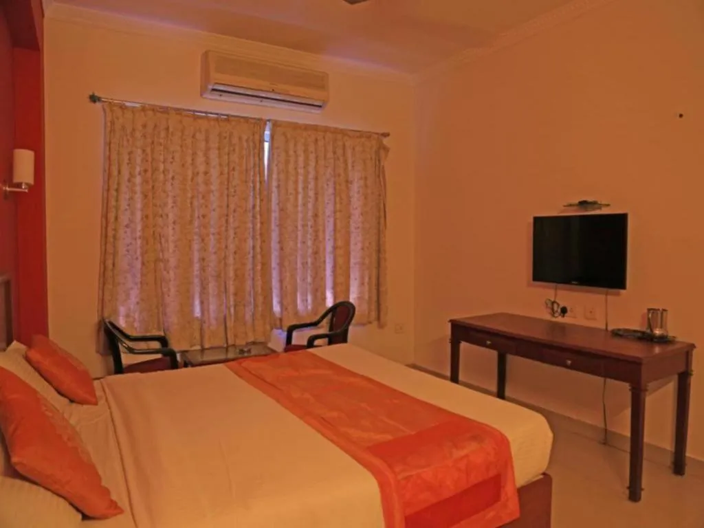 Goldmine Hotel - Koyambedu