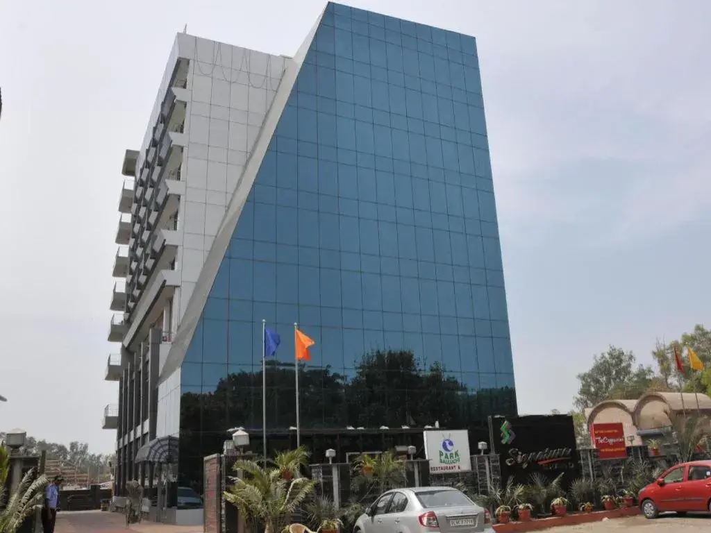 Hotel Signature Grand Hotel Signature Grand