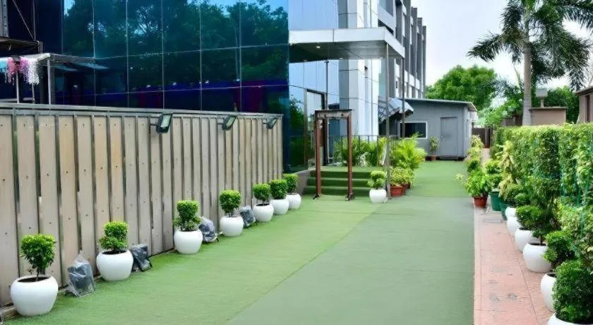 Hotel Signature Grand