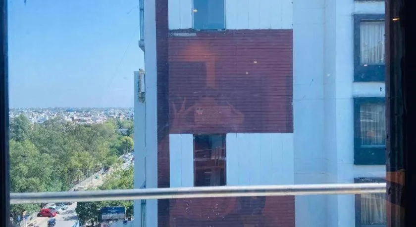 Hotel Signature Grand