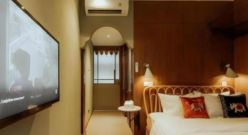 Bed in The House Tour Downtown