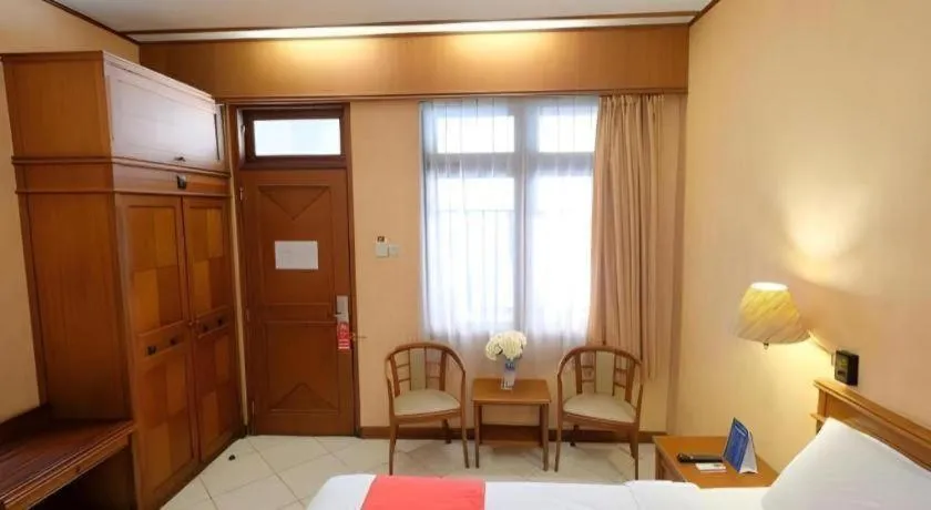 Bed in Diamond Hotel Solo