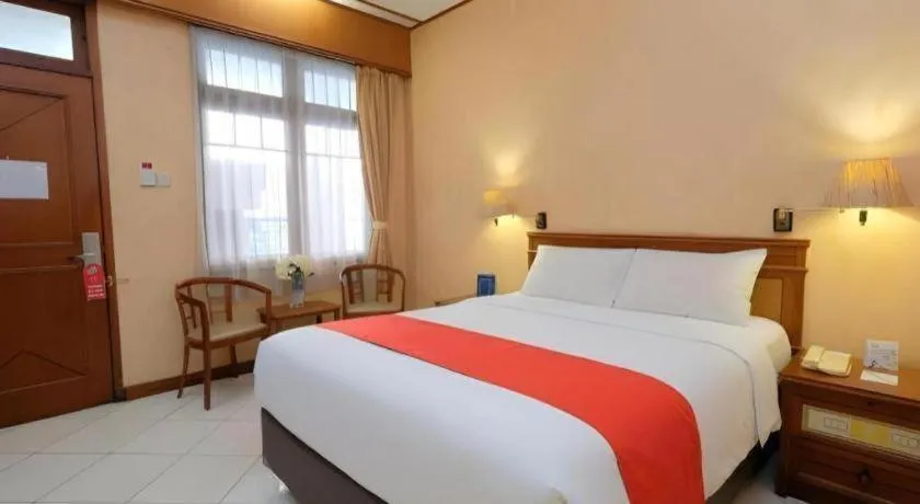 Bed in Diamond Hotel Solo