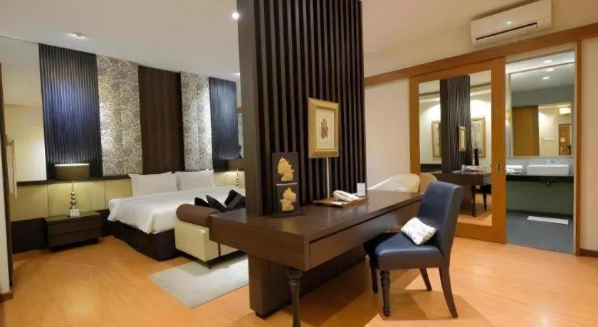 Bed in Diamond Hotel Solo