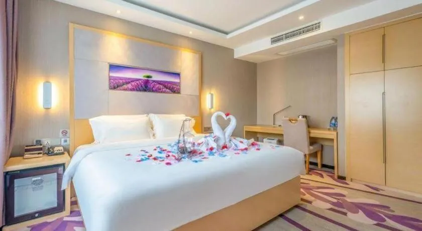 Bed in Lavande Hotel Qingdao North Station Siliu South Road