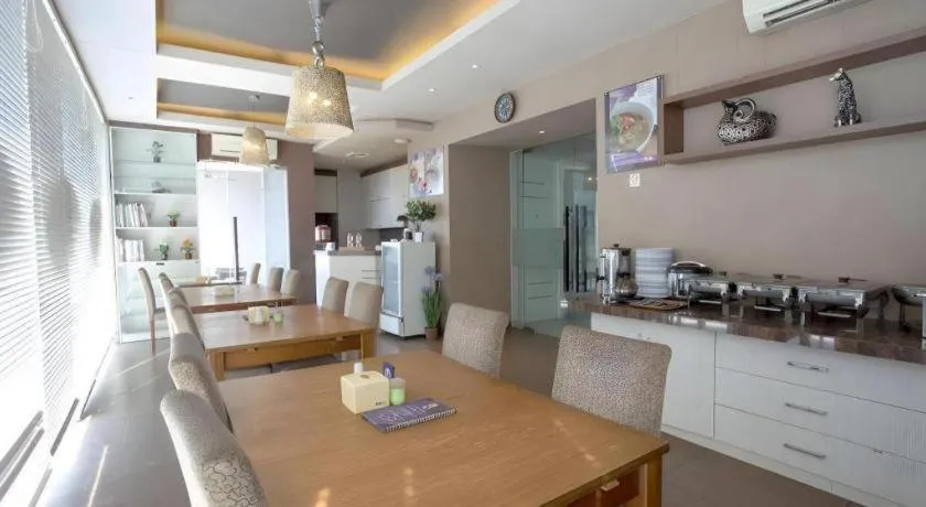 Life Emerald Hotel Surabaya