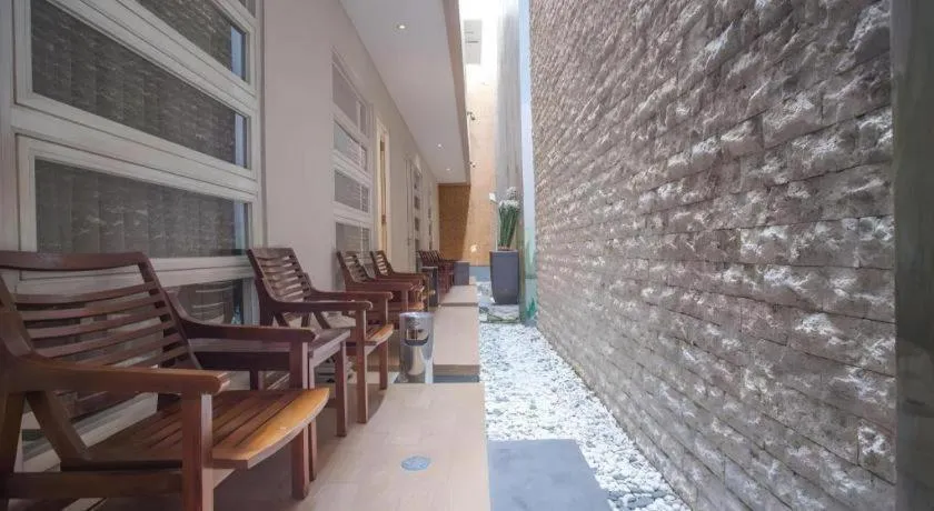 Life Emerald Hotel Surabaya