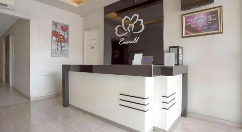 Life Emerald Hotel Surabaya